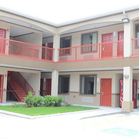 Palace Inn Sam Houston Race Park Extérieur photo
