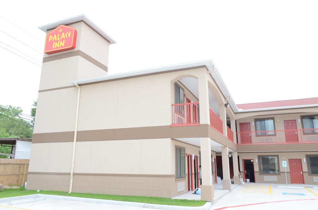 Palace Inn Sam Houston Race Park Extérieur photo