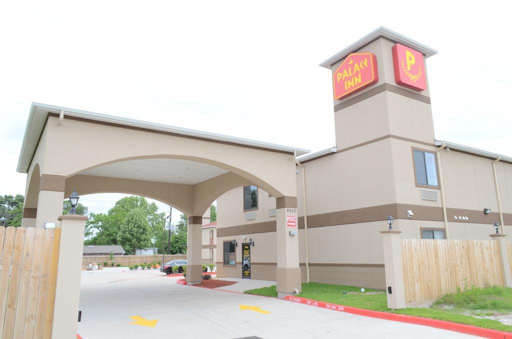 Palace Inn Sam Houston Race Park Extérieur photo