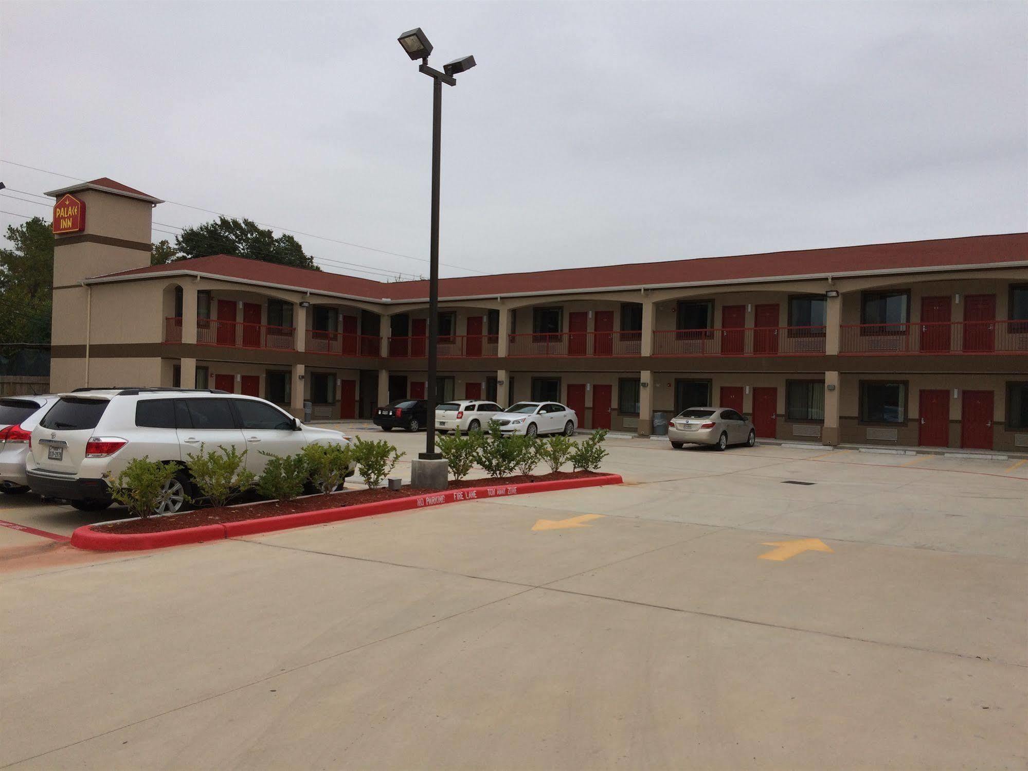 Palace Inn Sam Houston Race Park Extérieur photo