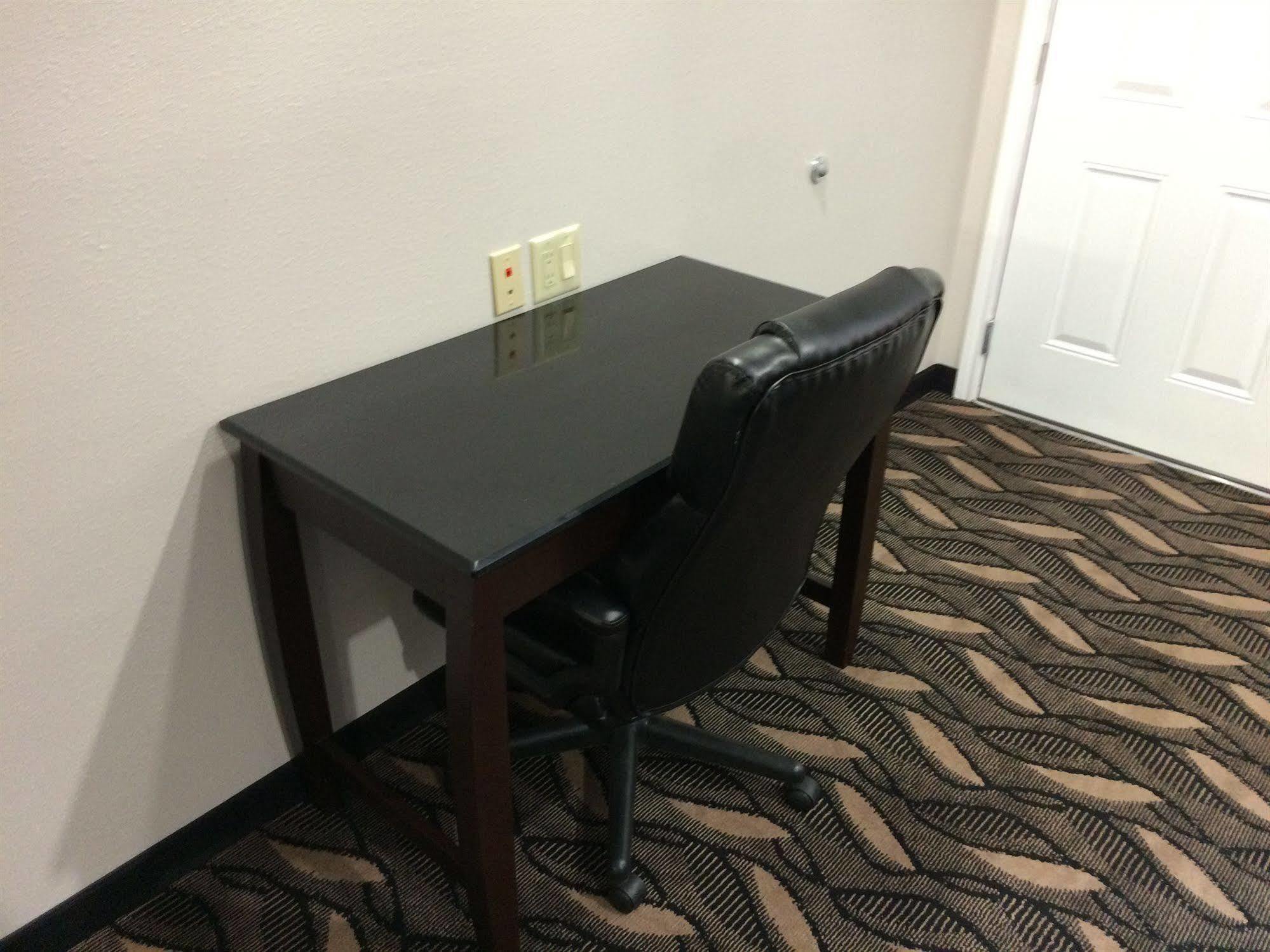 Palace Inn Sam Houston Race Park Extérieur photo