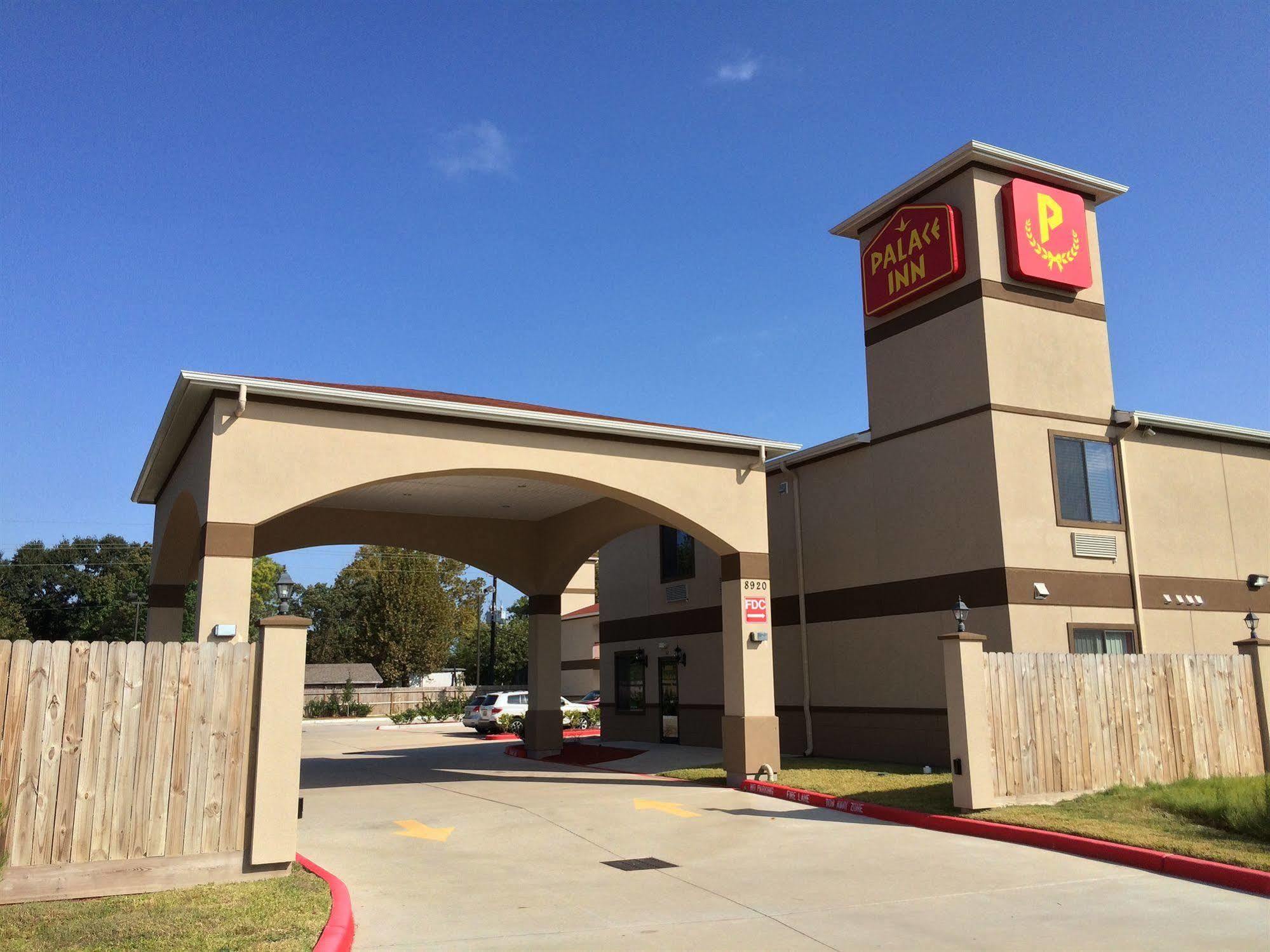 Palace Inn Sam Houston Race Park Extérieur photo