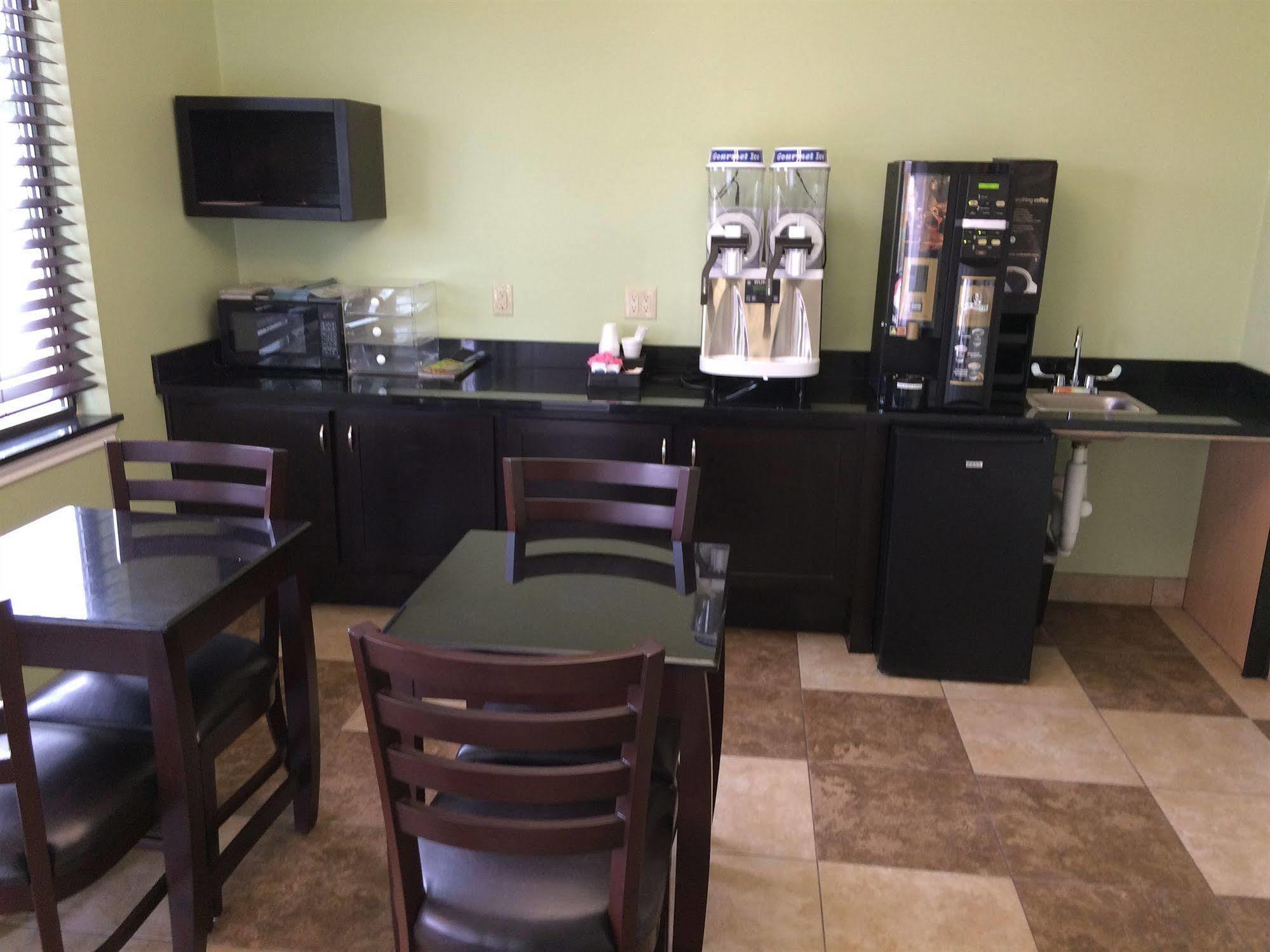Palace Inn Sam Houston Race Park Extérieur photo